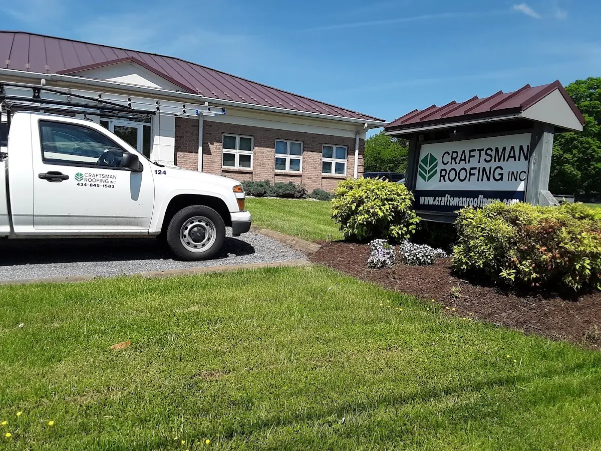 Quality Roof Replacement by experienced craftsmen in East Freeway Neighborhood